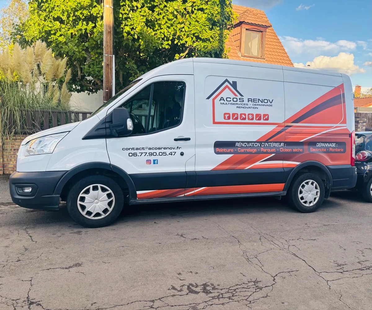 Camion ACOS Renov, entreprise de renovation interieure a Savigny-sur-Orge en Essonne